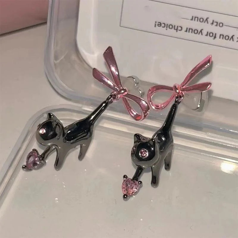 Dangling kitten earrings - cats - dangle earrings - dollette - drop