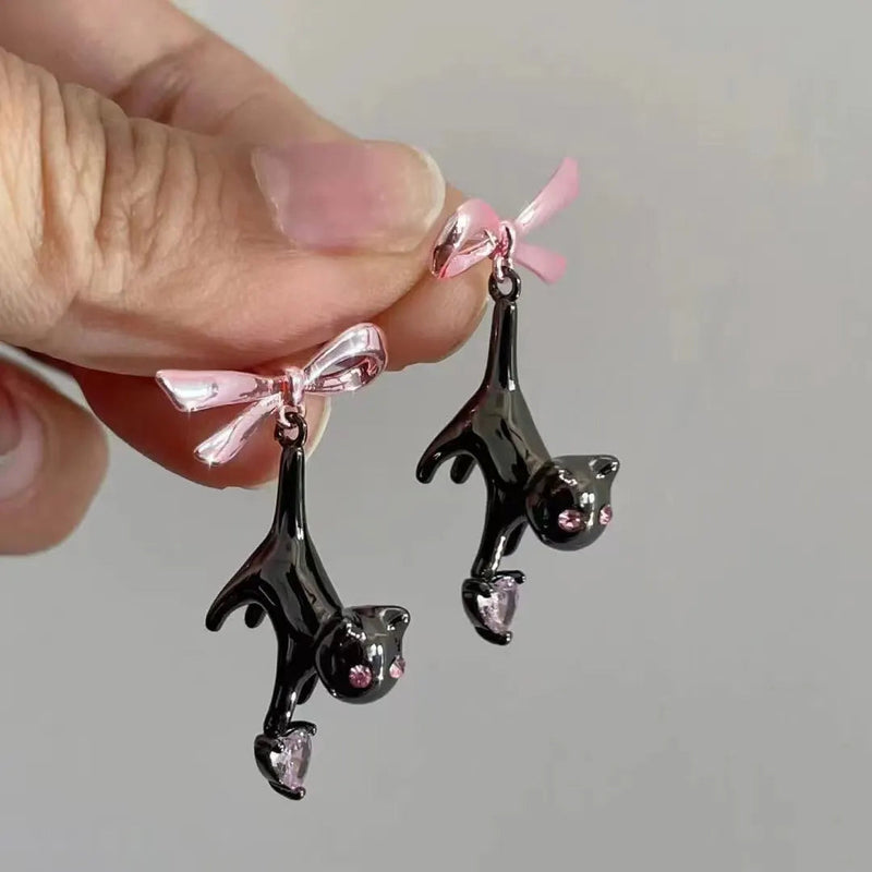 Dangling kitten earrings - cats - dangle earrings - dollette - drop