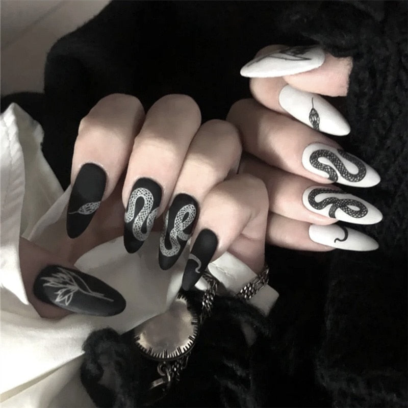 Dark gothic press on nails - goth - gothic - kawaii - nail art - nails