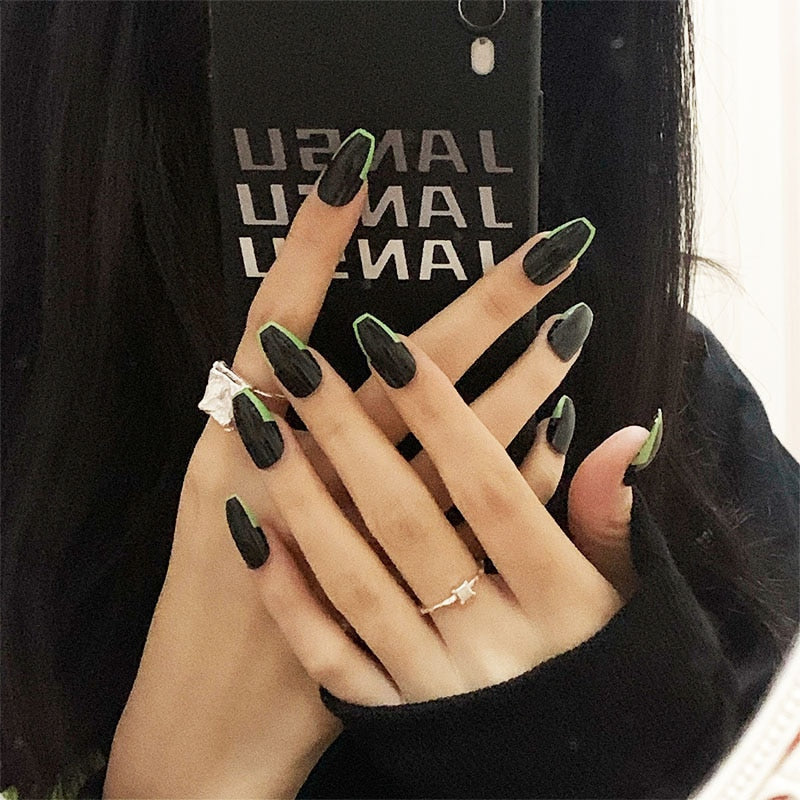 Dark gothic press on nails - goth - gothic - kawaii - nail art - nails