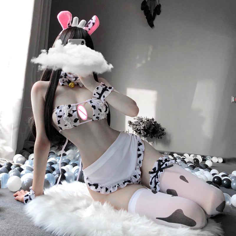 Moo cosplay - cosplay - cosplaying - costume - costumes - cow