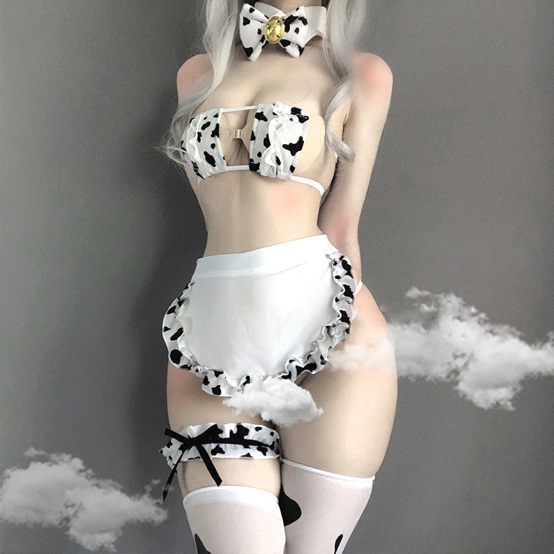 Moo cosplay - cosplay - cosplaying - costume - costumes - cow