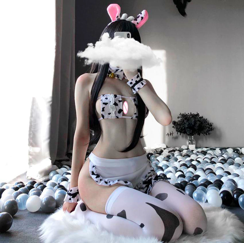 Moo cosplay - cosplay - cosplaying - costume - costumes - cow