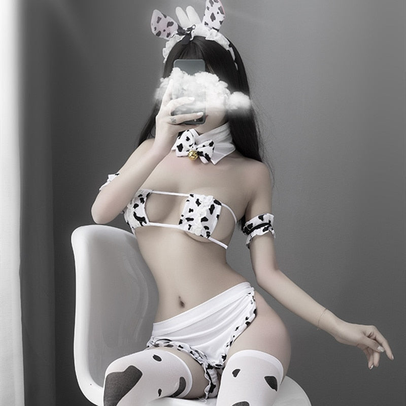 Moo cosplay - cosplay - cosplaying - costume - costumes - cow