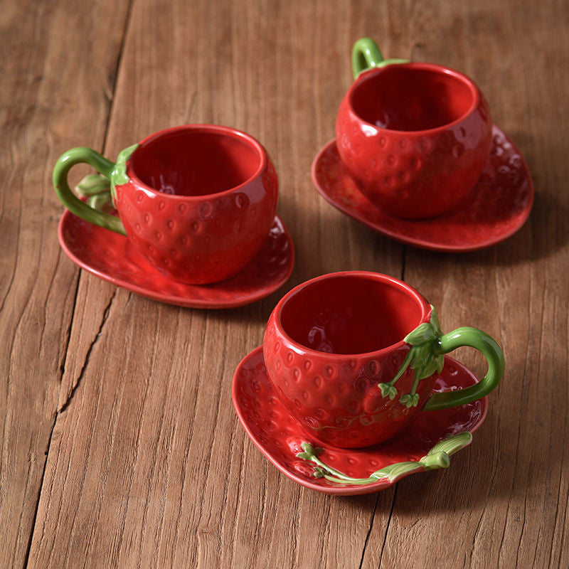 Kawaii Realistic Ceramic Strawberry Shaped Coffee Cup Mug