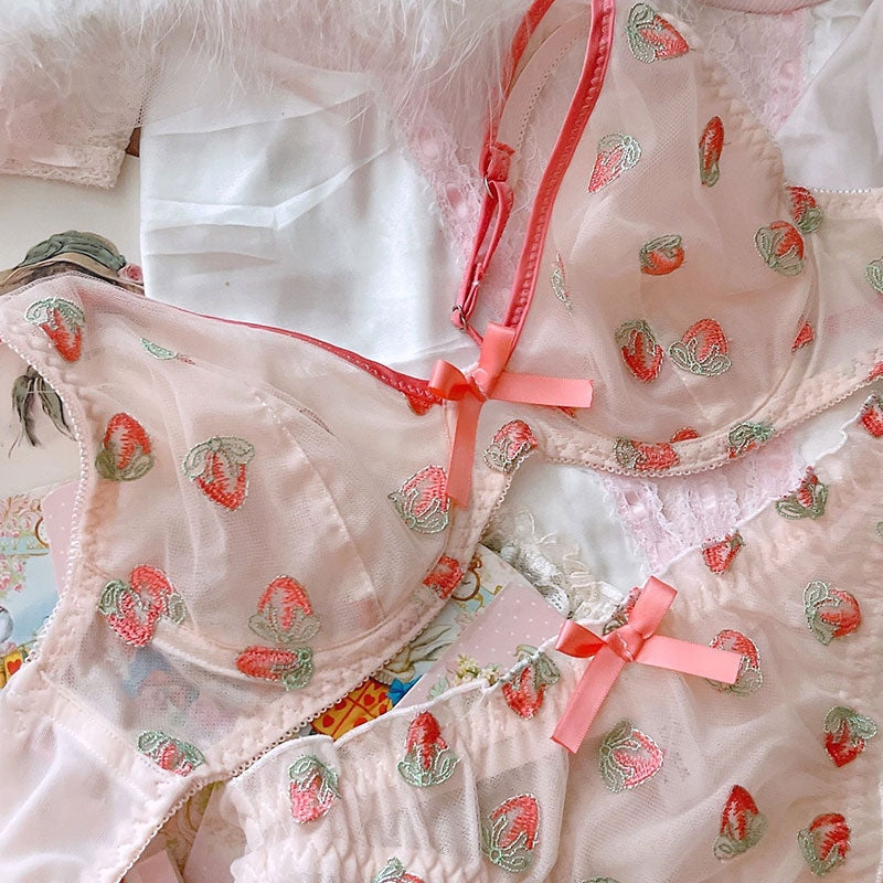 Kawaii Strawberry Plaid Bra And Panty Set Back Soft And Sexy Lolita  Lingerie For Girls Pink, Wirefree From Kong00, $30.2