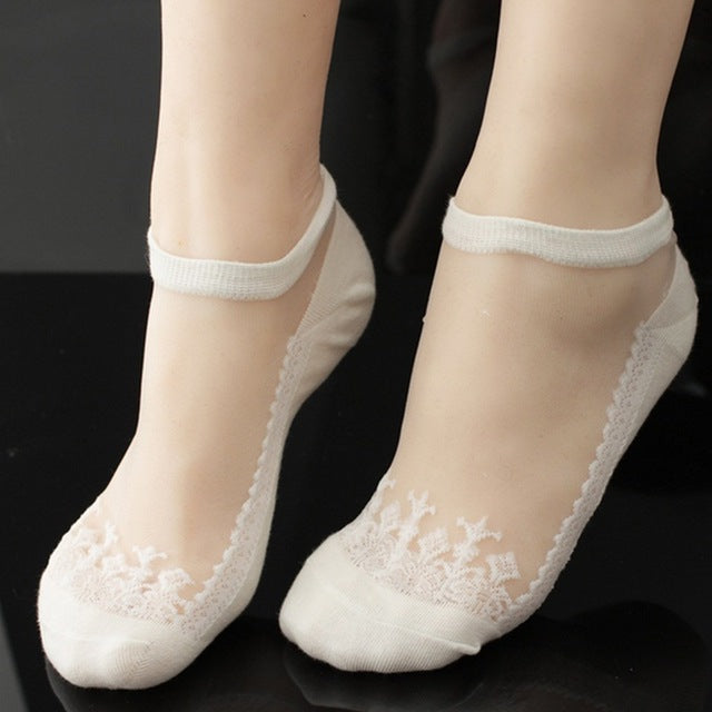 see-through invisible ankle socks clear fabric white lace dainty elegant lolita mori girl larme harajuku japan fashion by kawaii babe