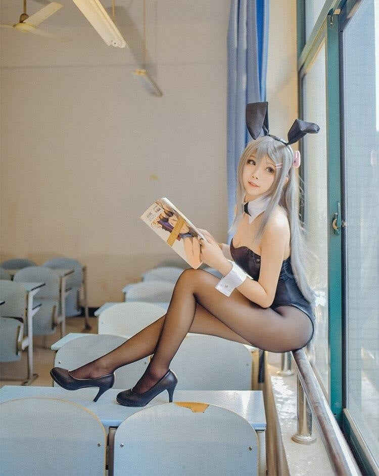 Suited Up Bunny Outfit (Mai Sakurajima)