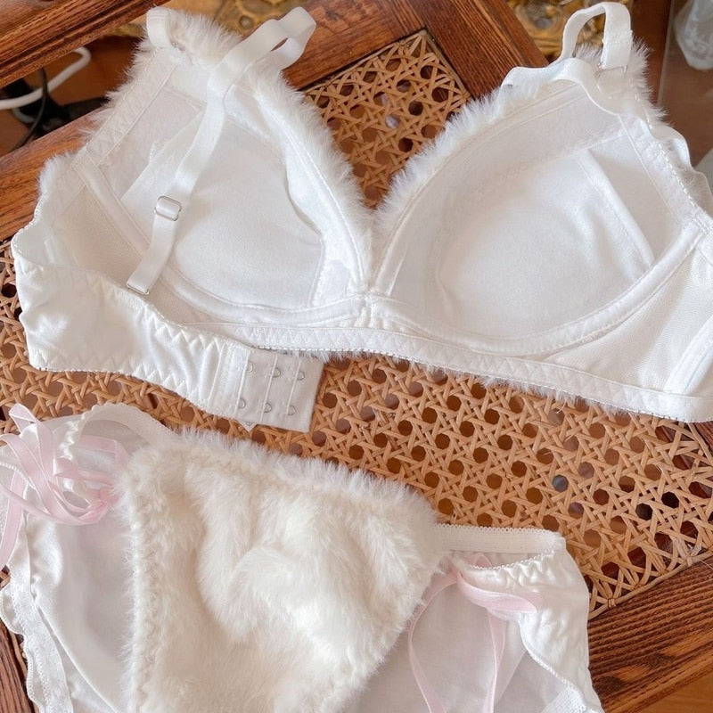 https://kawaiibabe.com/cdn/shop/products/valentine-fuzzy-bear-lingerie-set-bra-bralette-bras-embroidered-fur-ddlg-playground-811_800x.jpg?v=1645480043